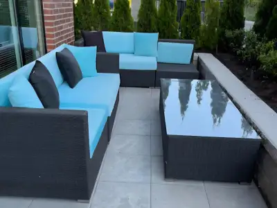 Ground Level 2 Bedroom Condo in Union Park! Built by Polygon. Your own Private Entrance through the...