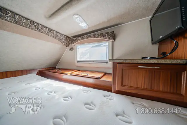 2017 Northern Lite Special Edition 10.2 in Travel Trailers & Campers in Kelowna - Image 18