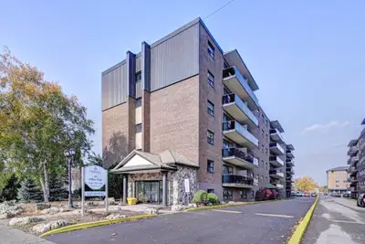 Building Description $1000 OFF FIRST MONTHS RENT FOR MILITARY & EMERGENCY RESPONDERS* *Conditions ap...