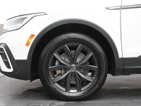 The 2024 Tiguan Comfortline delivers a perfect balance of practicality and sophistication. Powered b... (image 3)