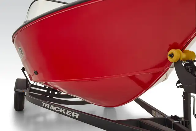 2026 TRACKER ProGuide V-16 Walk Thru fishing boat in Powerboats & Motorboats in Prince Albert - Image 8