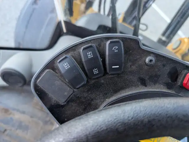 2020 CATERPILLAR 908M in Heavy Equipment in Edmonton - Image 31