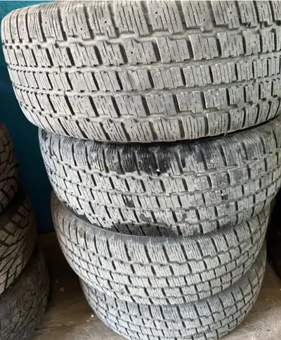 (4) 225 55 17 Snow Tires Cooper Snow groove from Subaru Crosstrek on steel rims. Dot 2815 + 75 perce...