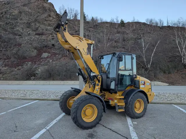 2020 CATERPILLAR 908M in Heavy Equipment in Edmonton - Image 14