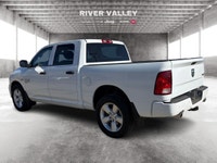 TRAILER HITCH, TRAILER SWAY CONTROL, ELECTRONIC STABILITY, HEATED DOOR MIRRORS, TILT STEERING WHEEL... (image 4)