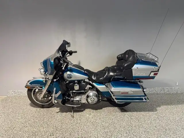1994 Harley-Davidson FLHTCU - Ultra Classic Electra Glide in Sport Touring in Edmonton - Image 10