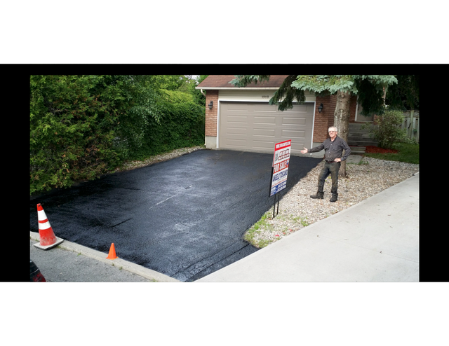 Hot Asphalt Repair and Driveway Sealing in Interlock, Paving & Driveways in Ottawa - Image 4