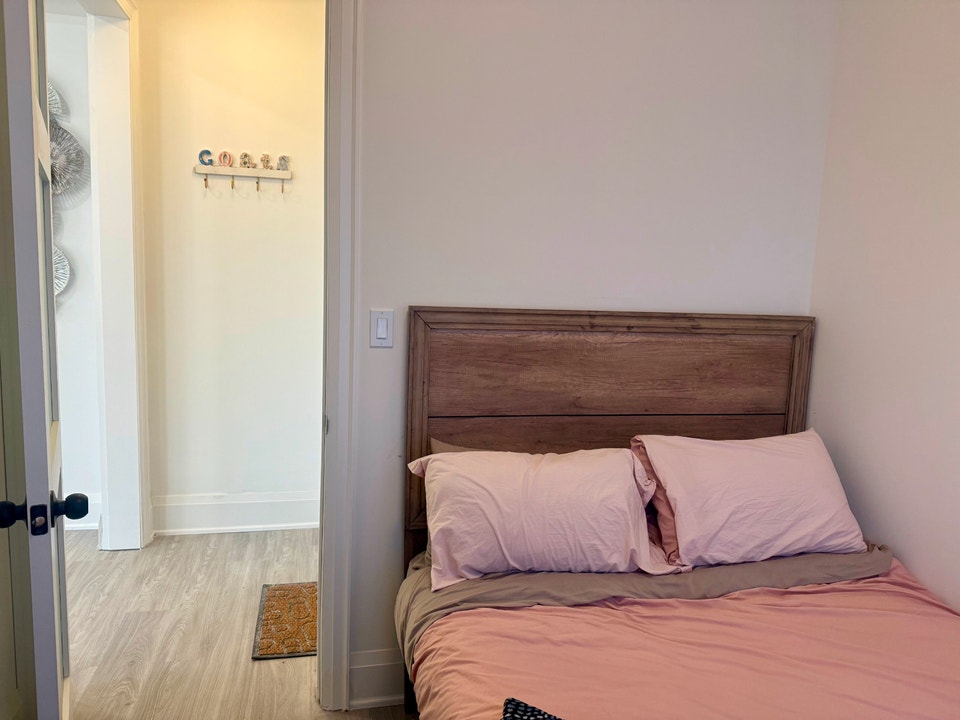 One Bedroom Apartment in 6th Line & Dundas,  OAKVILLE 5