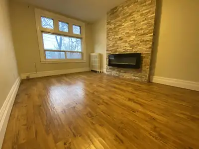 BEDROOMS/BATHROOMS: - 3 Bedrooms - 1 Bathroom (3pc) PRICING: - $2999 per month UTILITIES: - Heat, Hy...