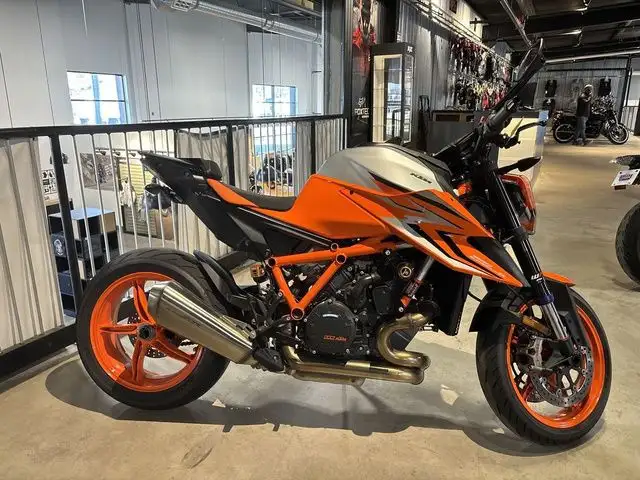 2023 KTM 1290 SUPER DUKE R in Street, Cruisers & Choppers in City of Halifax - Image 2