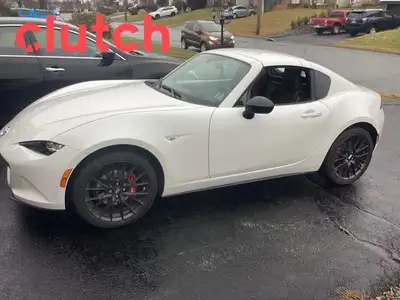 NO ACCIDENTS / CLEAN CARFAX / Front Heated Seats, Climate Control, Bluetooth Music and more! Clutch...