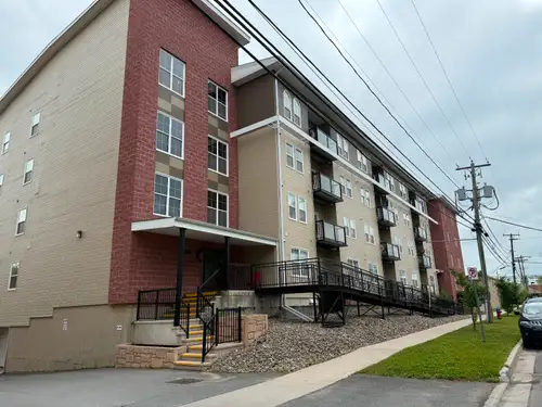 345 Argyle St Downtown Move in Ready Apt 302, 2 bedrooms, 2 full baths and den Balcony, Fitness Room...