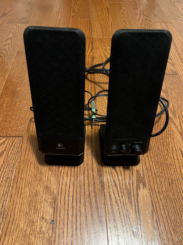 Logitech R-10 Stereo PC Speakers in Speakers, Headsets & Mics in City of Toronto