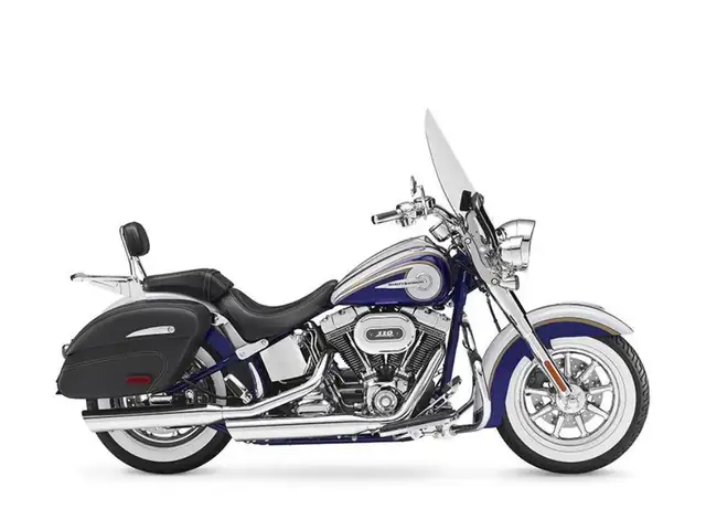 2014 Harley-Davidson CVO Softail Deluxe // Candy Cobalt and Whit in Street, Cruisers & Choppers in Winnipeg - Image 15