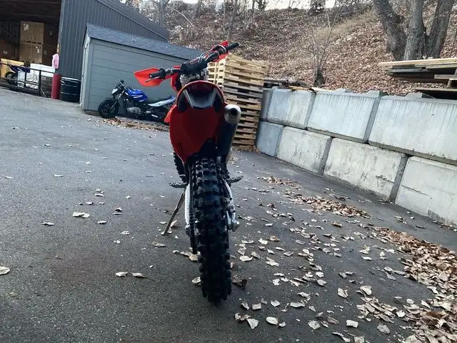 2025 KTM XC 250 W in Dirt Bikes & Motocross in Calgary - Image 11