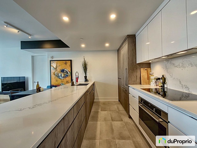 $869,000 - Condominium in Ville-Marie (downtown, old Mtl) — photo 2
