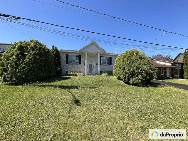 26e Avenue — photo 1