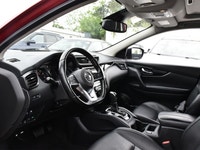 Sunroof, Blind Spot Detection, Aluminum Wheels, Heated Seats, NissanConnect! This Nissan Qashqai is... (image 9)