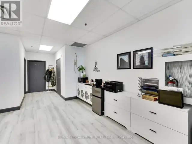 104 - 1100 SOUTH SERVICE ROAD Hamilton (Stoney Creek Industrial) in Commercial & Office Space for Sale in Hamilton - Image 9