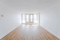 Amenities: Fitness Centre • Library • Quiet Building • Social Room Suite & Building: Bachelor, one-b... (image 6)