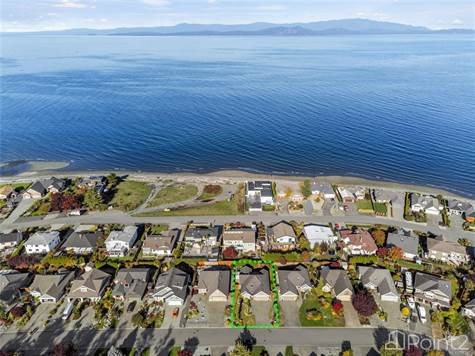 592 Viking Way in Houses for Sale in Parksville / Qualicum Beach - Image 3