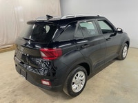 Looking for a stylish and efficient ride that's perfect for navigating the city? Check out this slee... (image 6)