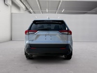 CLEAN CARFAX. LEGENDARY TOYOTA RELIABILITY WITH AWD CONFIDENCE Experience comfort, capability, and l... (image 4)