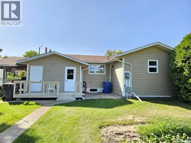 311 6th STREET W Carlyle, Saskatchewan in Houses for Sale in Regina - Image 3