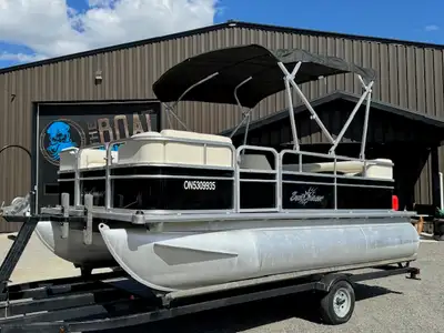 ONLY 100 HOURS! JUST IN 25HP SUZUKI 4-STROKE EFI WITH POWER TRIM AND TILT RATED FOR 6 PEOPLE LIKE NE...