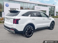 This Kia Sorento delivers a Intercooled Turbo Regular Unleaded I-4 2.5 L/152 engine powering this Au... (image 4)