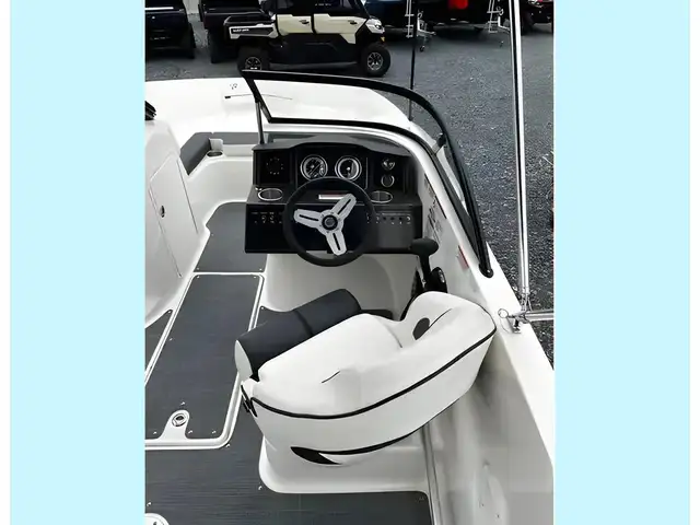 2022 Bayliner VR05 + 150hp EFI 4S Mercury & Trailer in Personal Watercraft in New Glasgow - Image 7