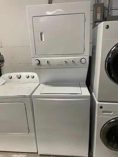 Laveuse sécheuse superposées (stacker) blanches 27'' Frigidaire, View more