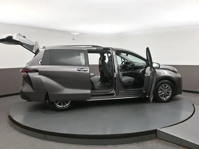 2024 Toyota Sienna XLE in Cars & Trucks in Dartmouth - Image 54