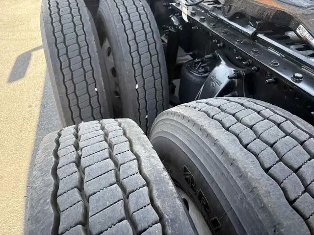 2026 Freightliner Cascadia ParkSmart Unit, Safety Certified, Cal in Heavy Trucks in Hamilton - Image 9