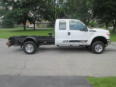 Ford F250 XLT 2011 4x4 6,2 L Gaz et/ou Propane prêt à recevoir épandeur à sel ou plate-forme ou boît...