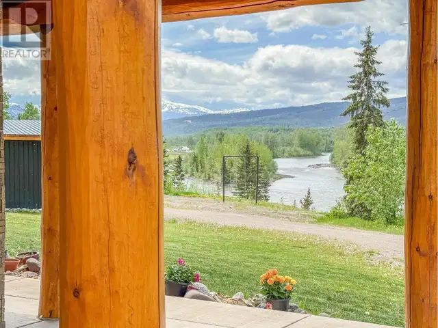 585 16 HIGHWAY Smithers, British Columbia in Houses for Sale in Smithers - Image 35