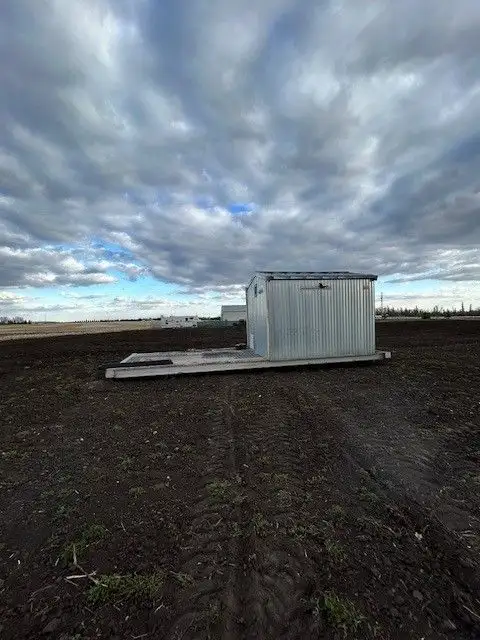 1234 MakLoc Skid Shack in Cargo & Utility Trailers in St. Albert - Image 6