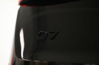 This Audi Q7 boasts a Intercooled Turbo Gas/Electric V-6 3.0 L/183 engine powering this Automatic tr... (image 7)