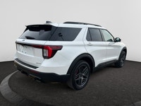 Check out this vehicle's pictures, features, options and specs, and let us know if you have any ques... (image 4)