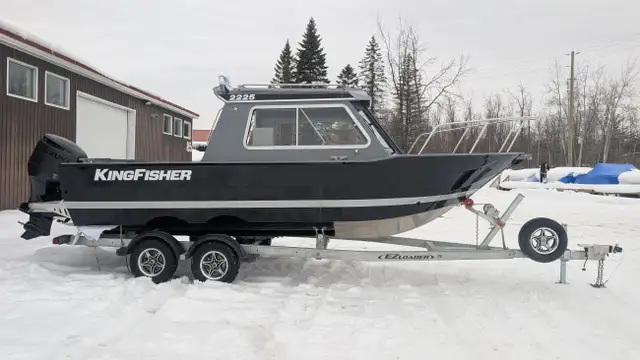 2026 Kingfisher Boats Escape 2225 Hard Top Black Suzuki DF250TXS in Powerboats & Motorboats in Barrie - Image 6