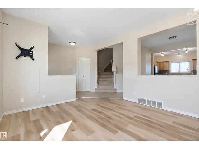 54 BIRCHGLEN CR Leduc, Alberta in Houses for Sale in Edmonton - Image 11