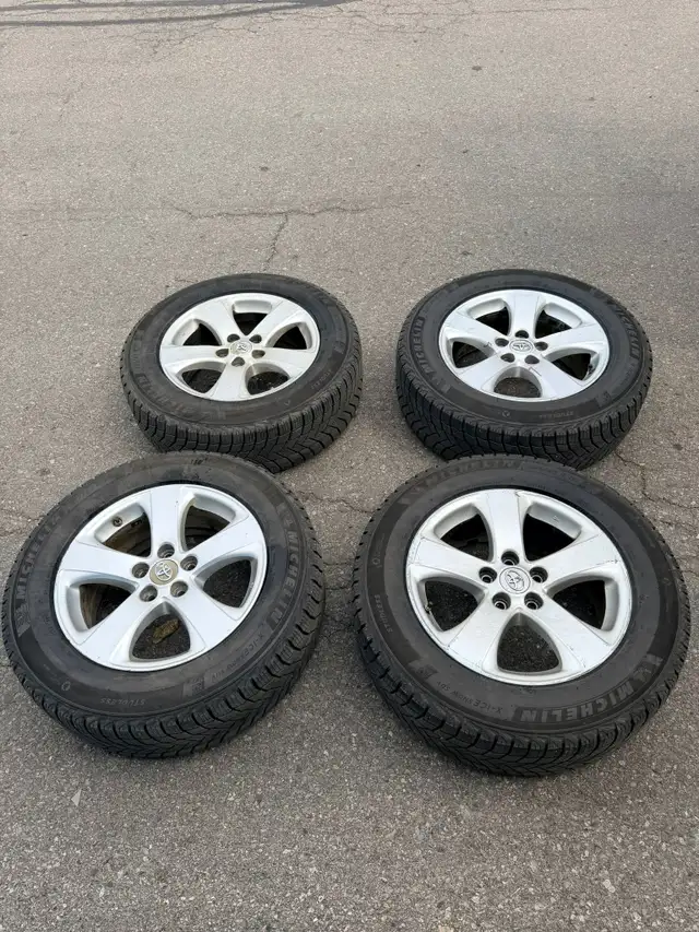 Oem Toyota Rav4 Venza 225/65/17 michelin winter tires 5x114.3 in Tires & Rims in Mississauga / Peel Region - Image 6