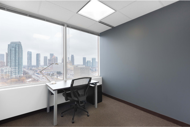 Private office space for 3 persons in Sussex Centre in Commercial & Office Space for Rent in Mississauga / Peel Region - Image 3