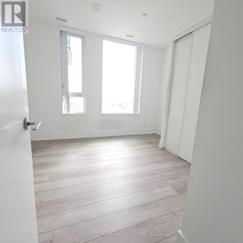 816 - 3100 KEELE STREET Toronto (Downsview-Roding-CFB), Ontario 3