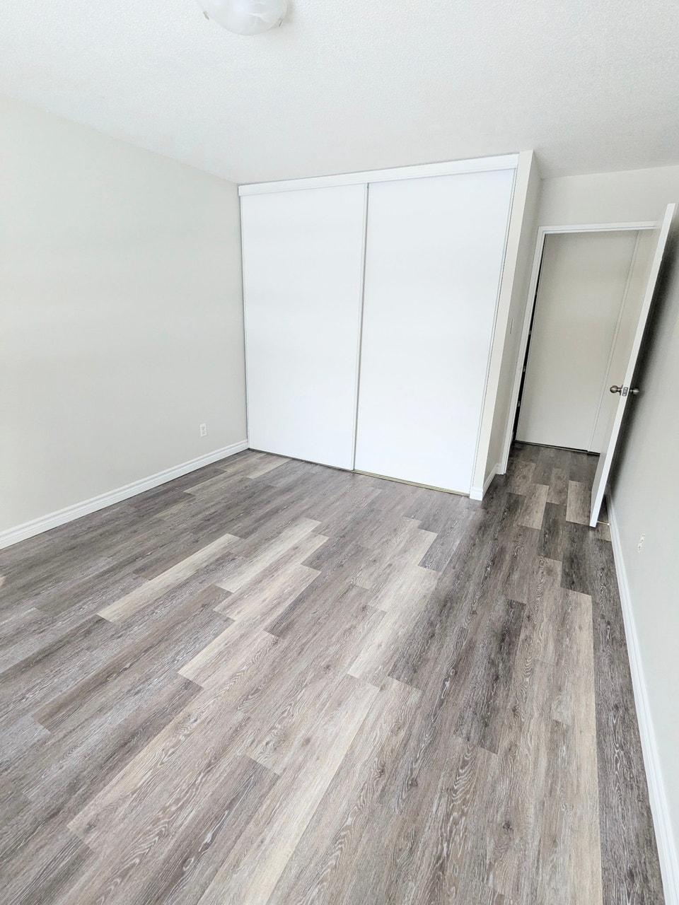84 Country Hill Dr Kitchener - 1 bed for rent! 5