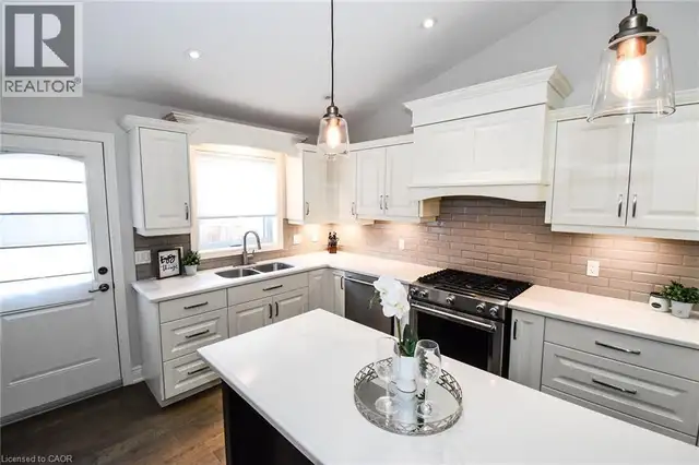 295 COURTLAND Street Delhi, Ontario in Houses for Sale in Norfolk County - Image 14