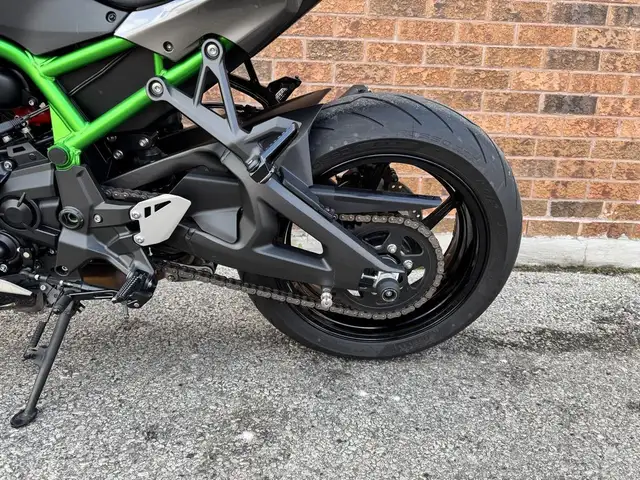 2020 Kawasaki Z H2 **SUPERCHARGED** **SCORPION PIPE** in Sport Bikes in Markham / York Region - Image 29