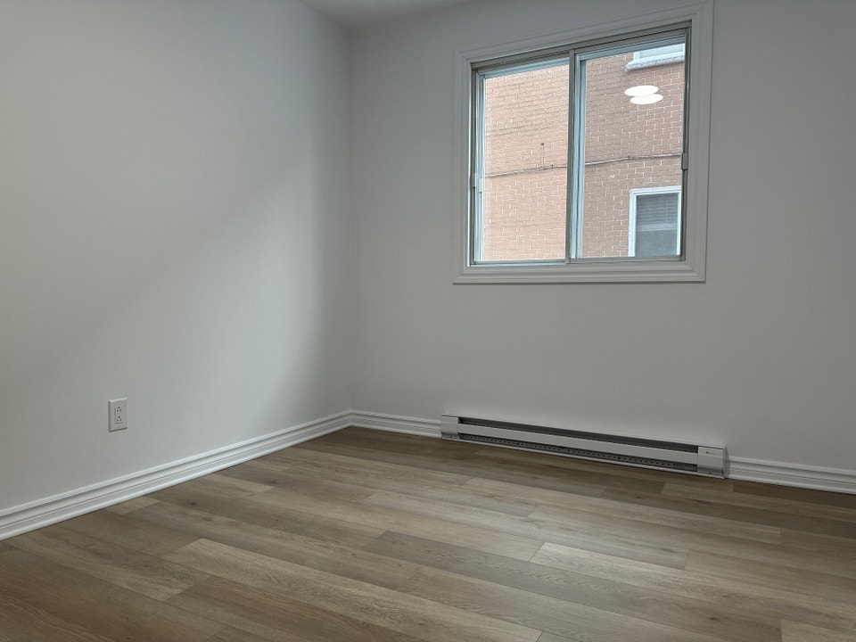 Beautiful 4 1/2 Located In The Heart Of LaSalle 5