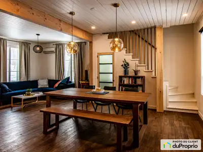 Maison ancestrale entièrement rénovée avec logement de type loft 3 1/2 au sous-sol située au coeur d...