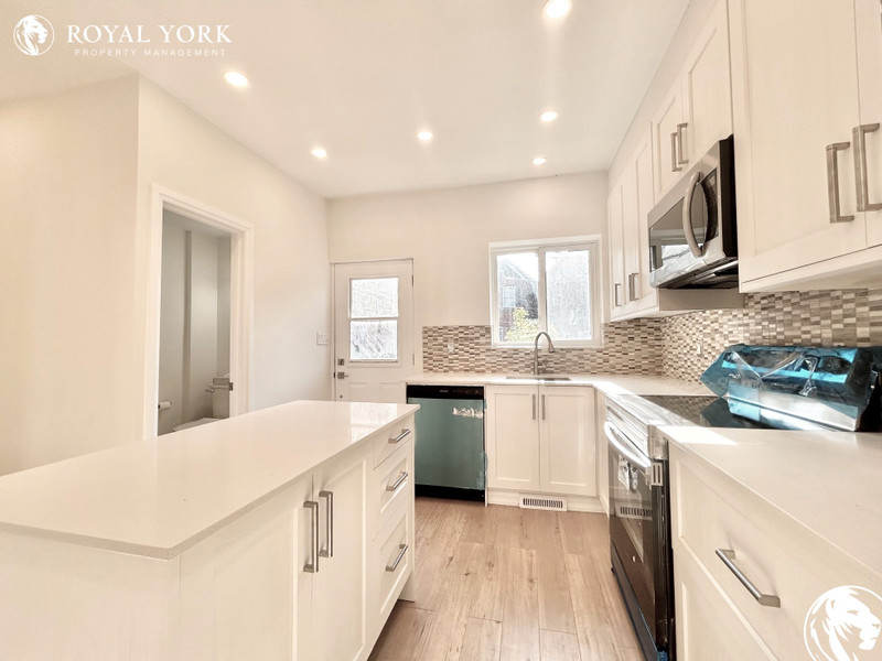 3 BED 2 BATH HOUSE FOR RENT 41 HOLTON AVE N, HAMILTON Long Term